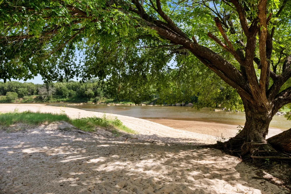 800 River View Road Millsap, TX 76066