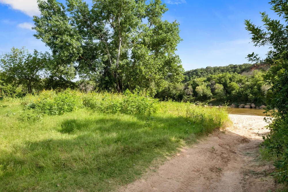 800 River View Road Millsap, TX 76066