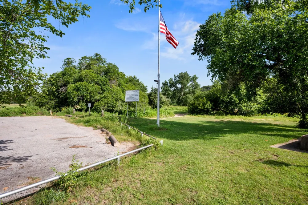 800 River View Road Millsap, TX 76066
