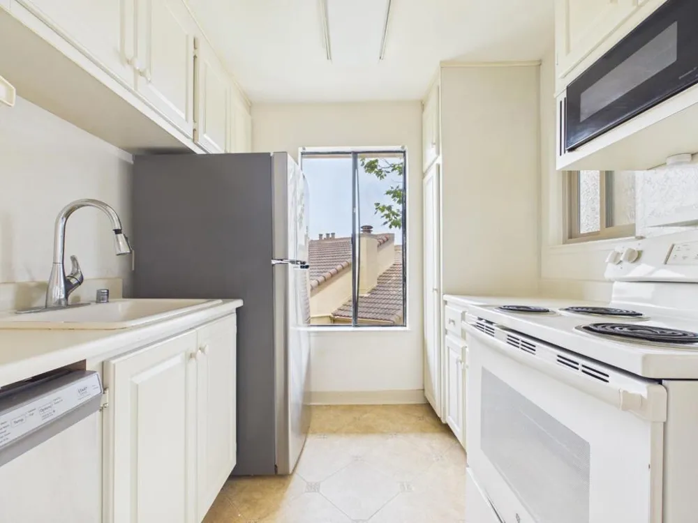 4202 Golden Oaks Lane #4202 Monterey, CA 93940