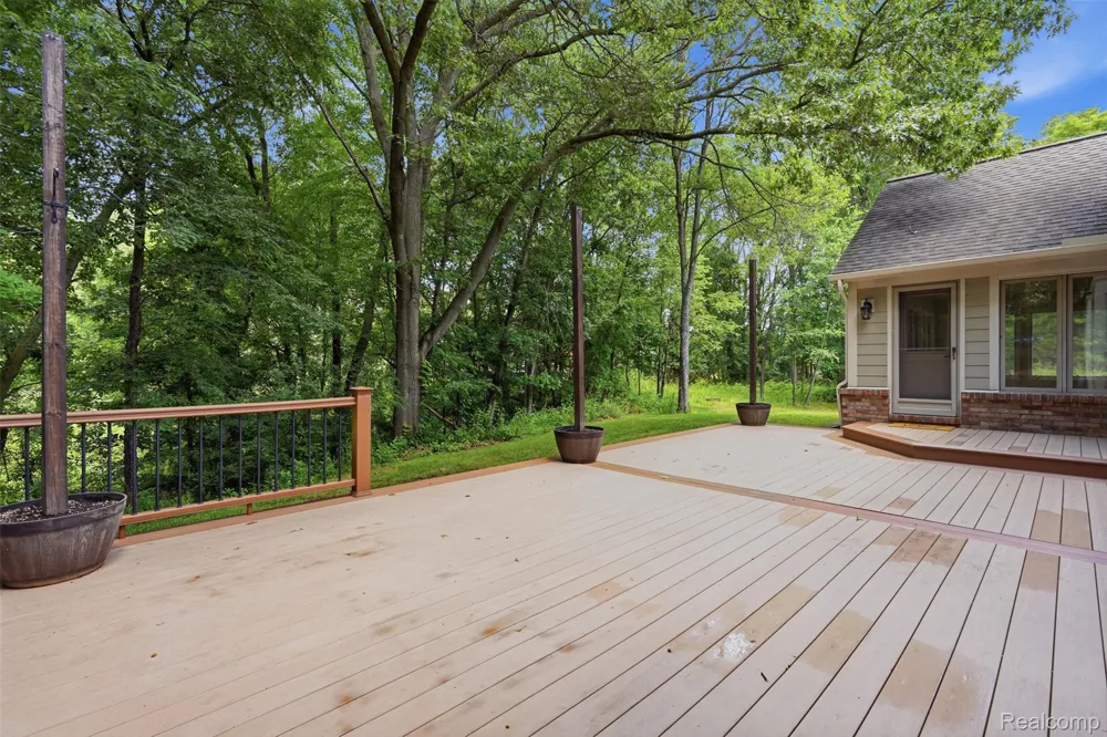5336 Urbana Drive Genoa Township, MI 48116