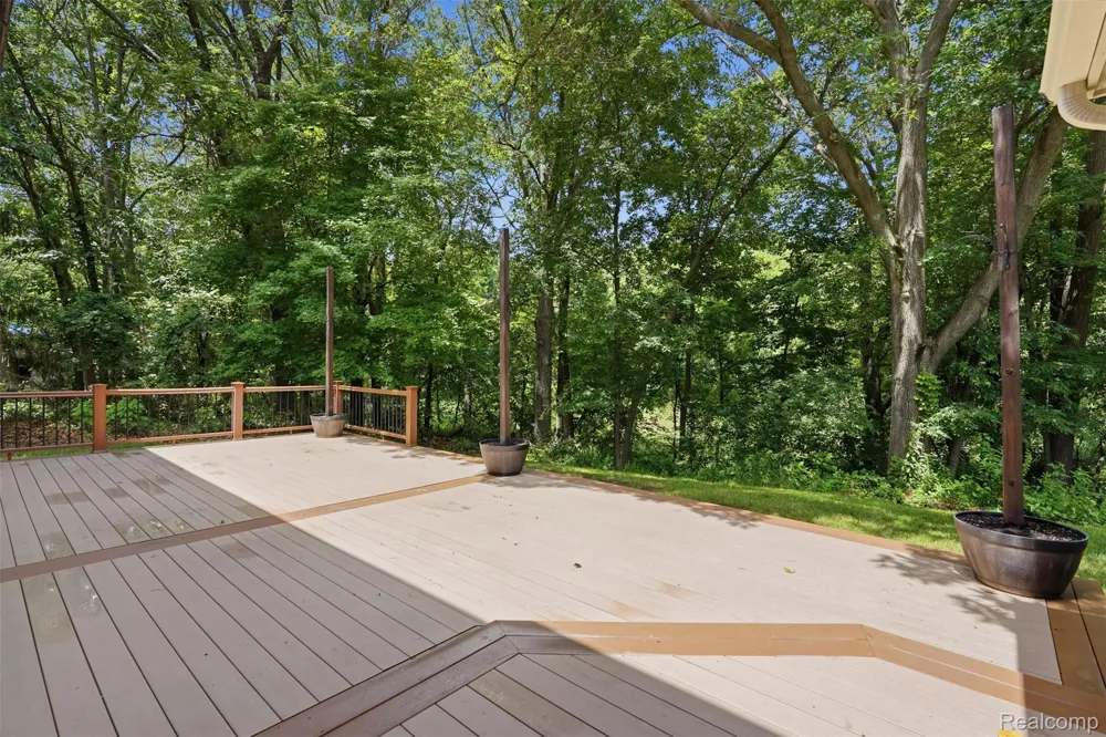 5336 Urbana Drive Genoa Township, MI 48116