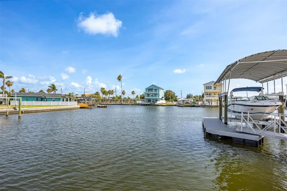 6520 LOUISE COURT Hudson, FL 34667