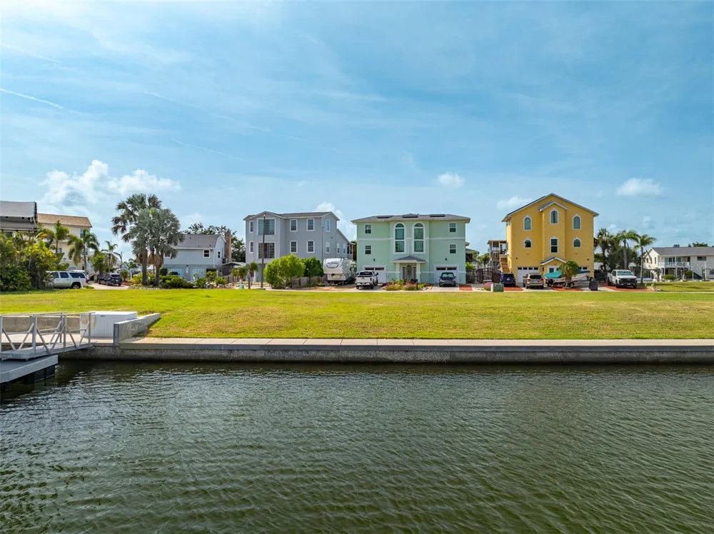 6520 LOUISE COURT Hudson, FL 34667