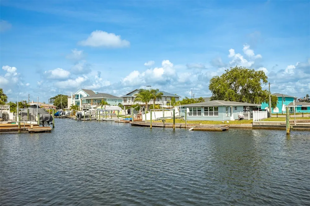 6520 LOUISE COURT Hudson, FL 34667