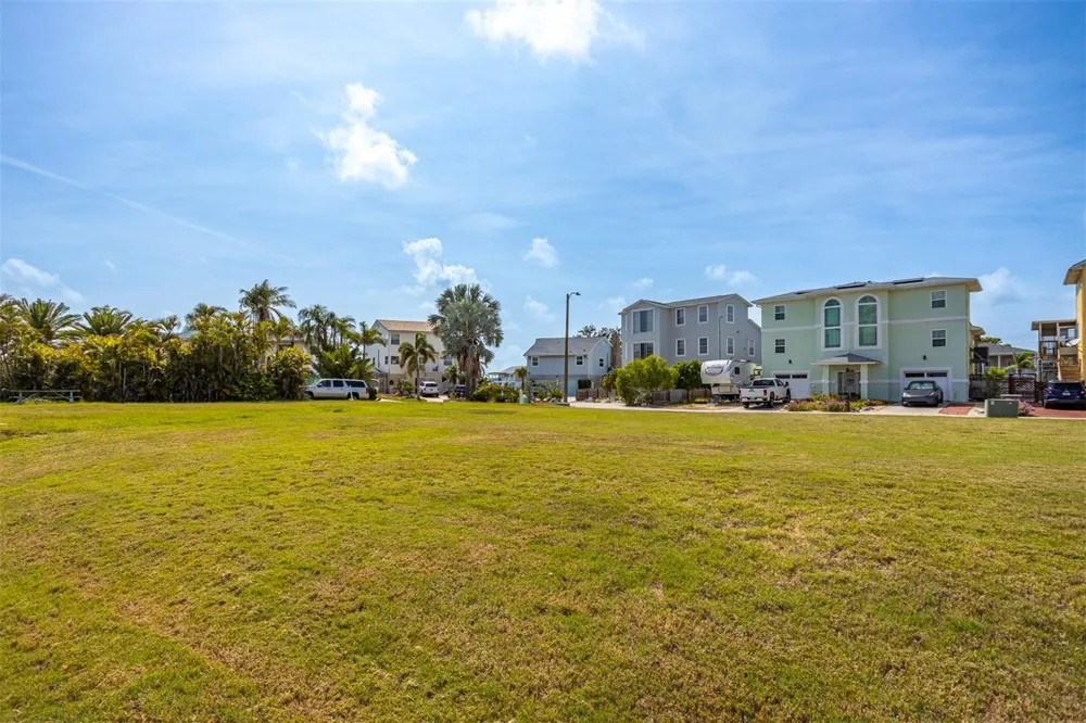 6520 LOUISE COURT Hudson, FL 34667
