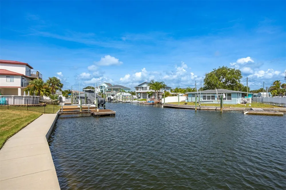 6520 LOUISE COURT Hudson, FL 34667