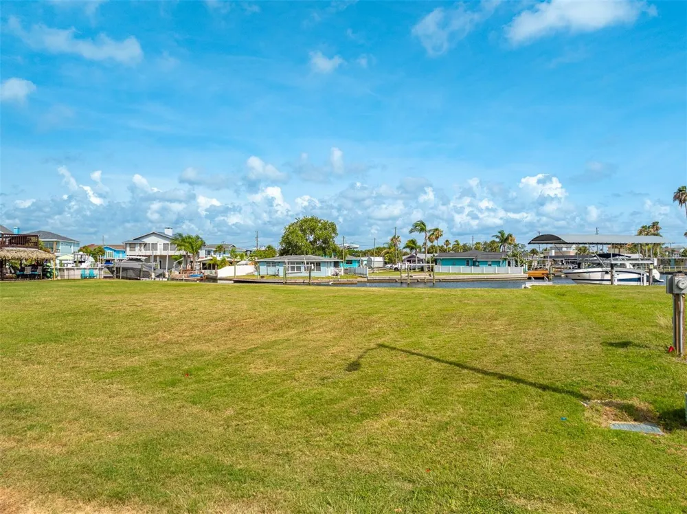 6520 LOUISE COURT Hudson, FL 34667
