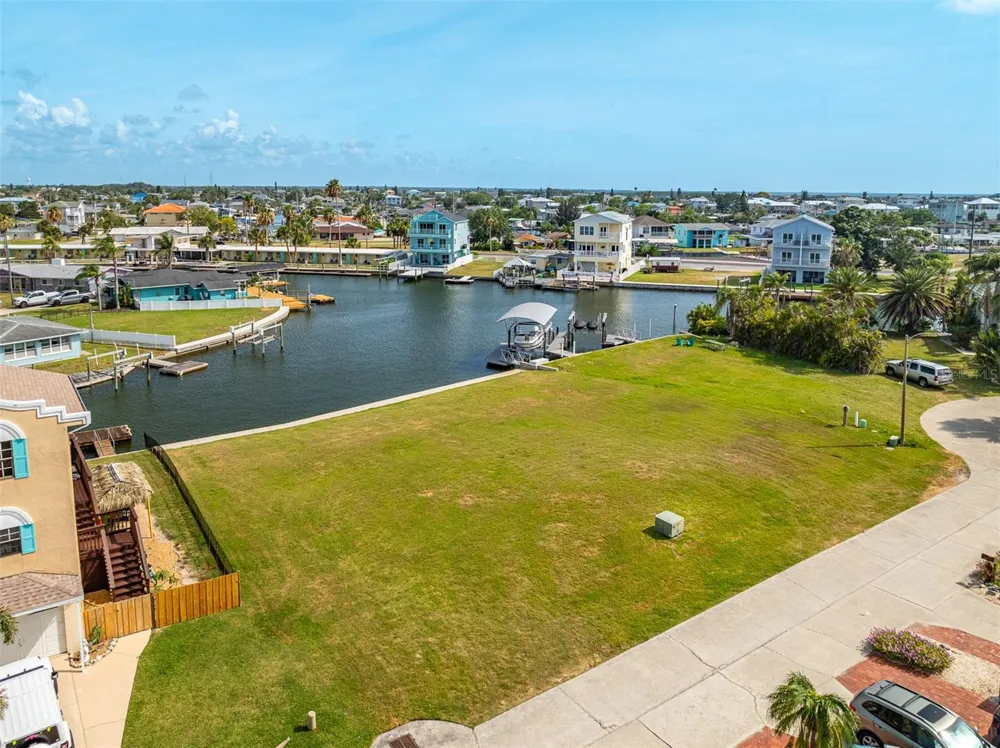 6520 LOUISE COURT Hudson, FL 34667