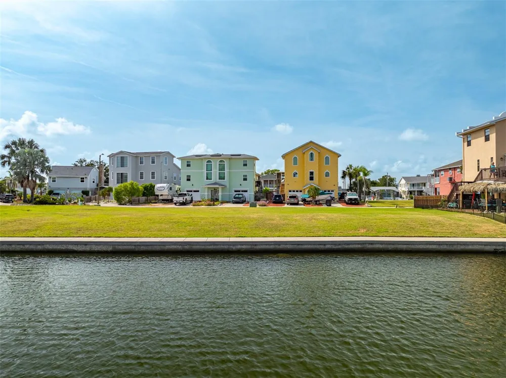 6520 LOUISE COURT Hudson, FL 34667