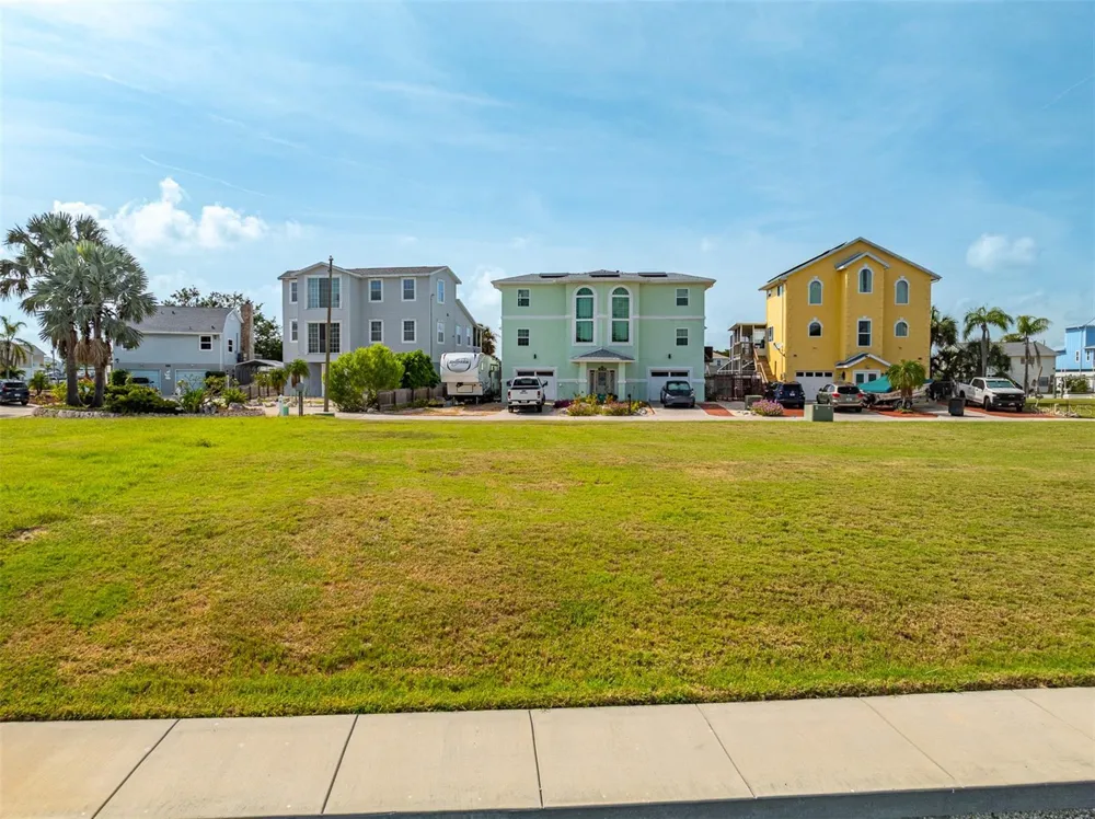 6520 LOUISE COURT Hudson, FL 34667