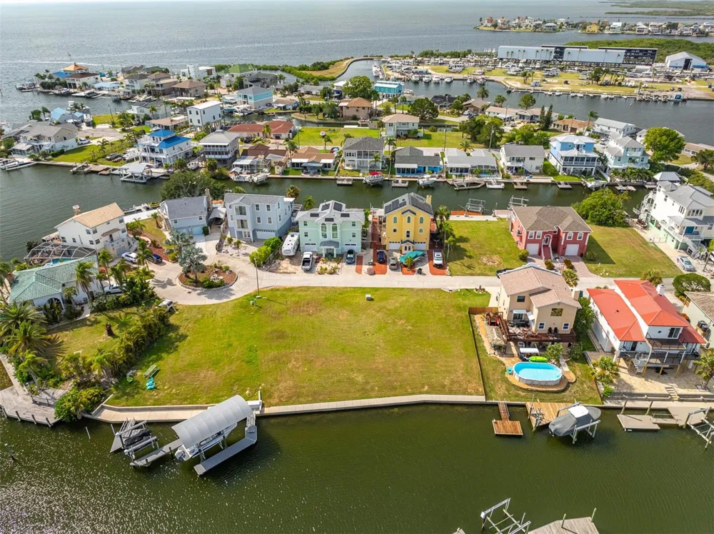 6520 LOUISE COURT Hudson, FL 34667