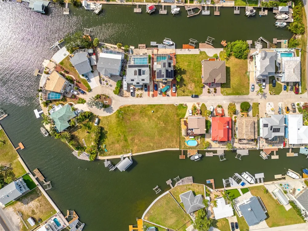 6520 LOUISE COURT Hudson, FL 34667
