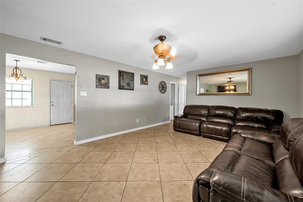 1002 Caron Street Robinson, TX 76706