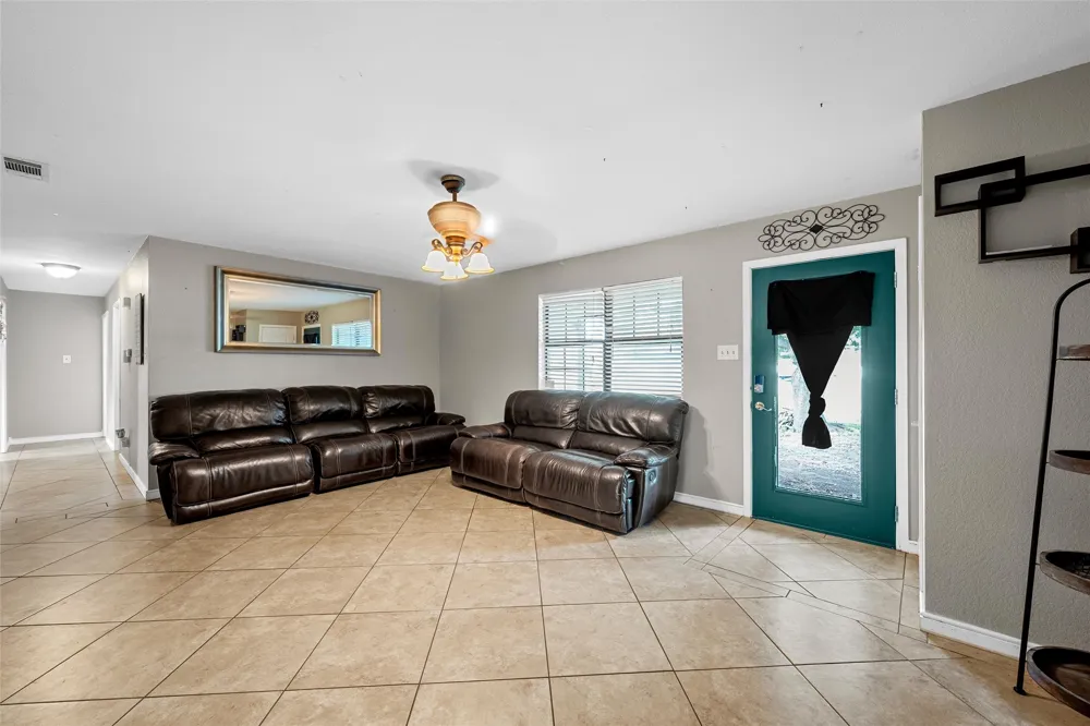 1002 Caron Street Robinson, TX 76706