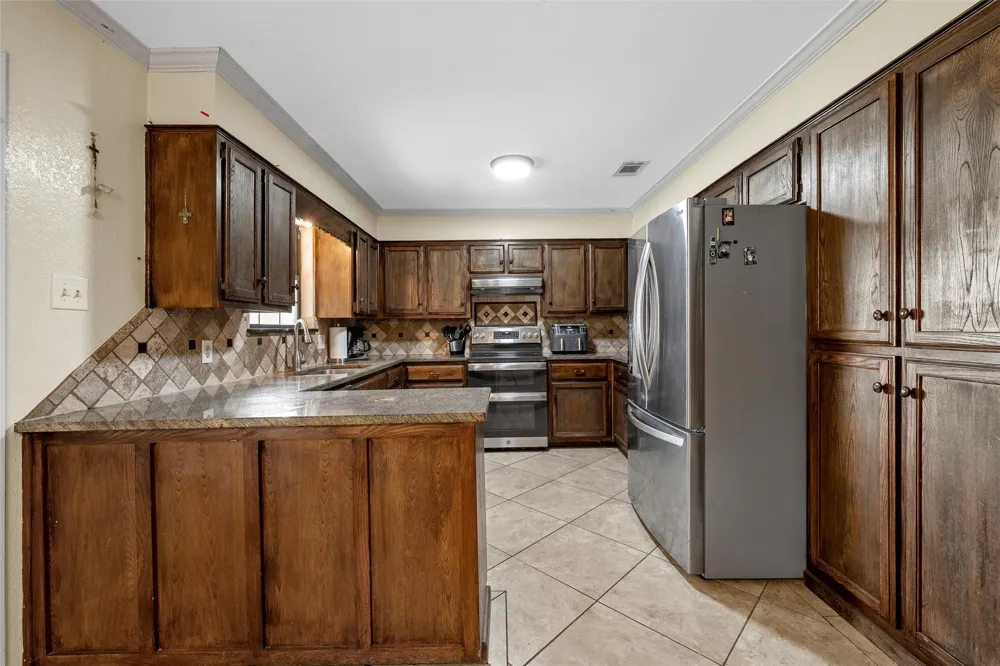 1002 Caron Street Robinson, TX 76706
