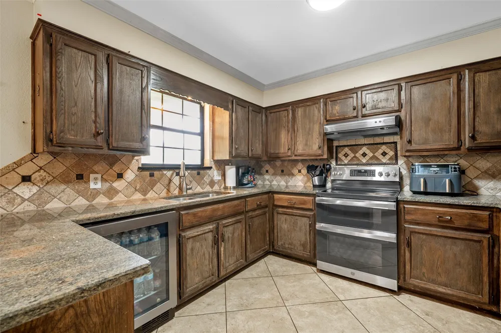 1002 Caron Street Robinson, TX 76706