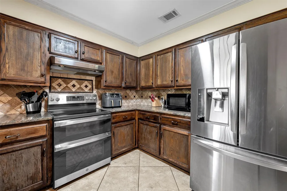 1002 Caron Street Robinson, TX 76706