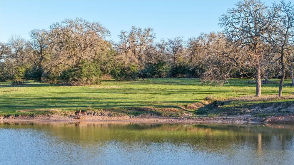60 Jackrabbit Lane Bryan, TX 77808
