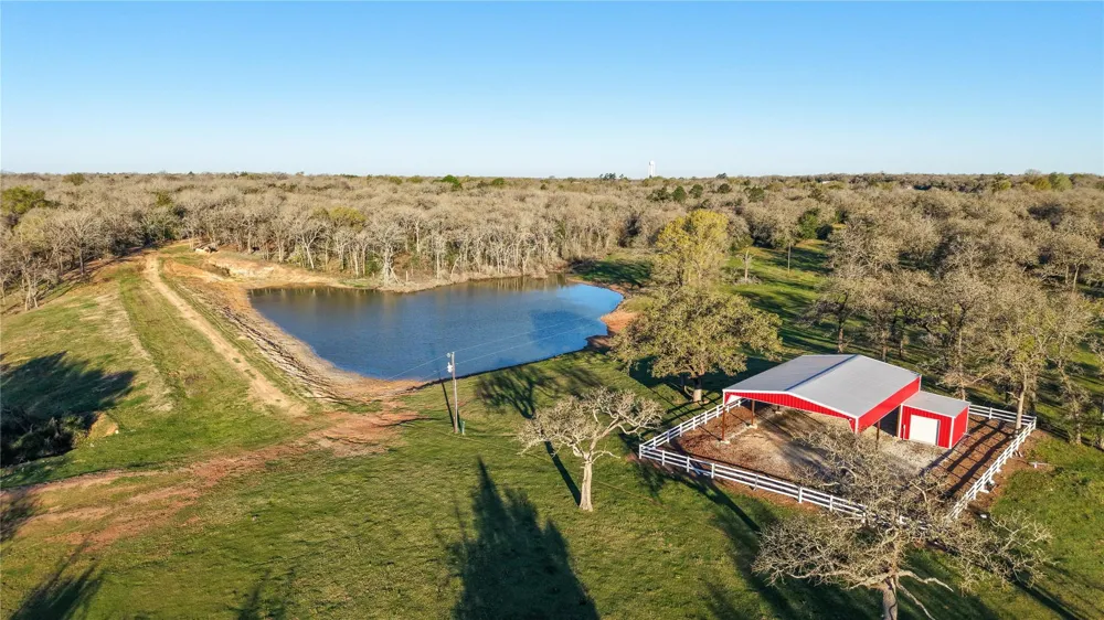 60 Jackrabbit Lane Bryan, TX 77808