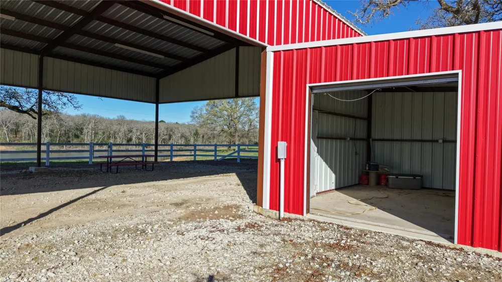 60 Jackrabbit Lane Bryan, TX 77808