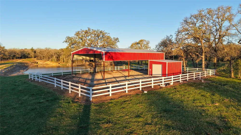 60 Jackrabbit Lane Bryan, TX 77808