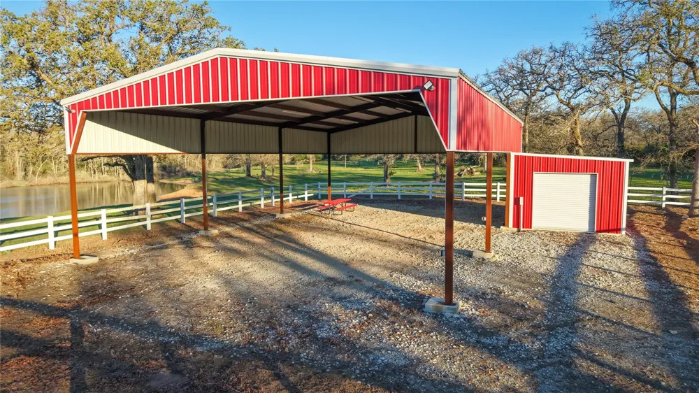 60 Jackrabbit Lane Bryan, TX 77808