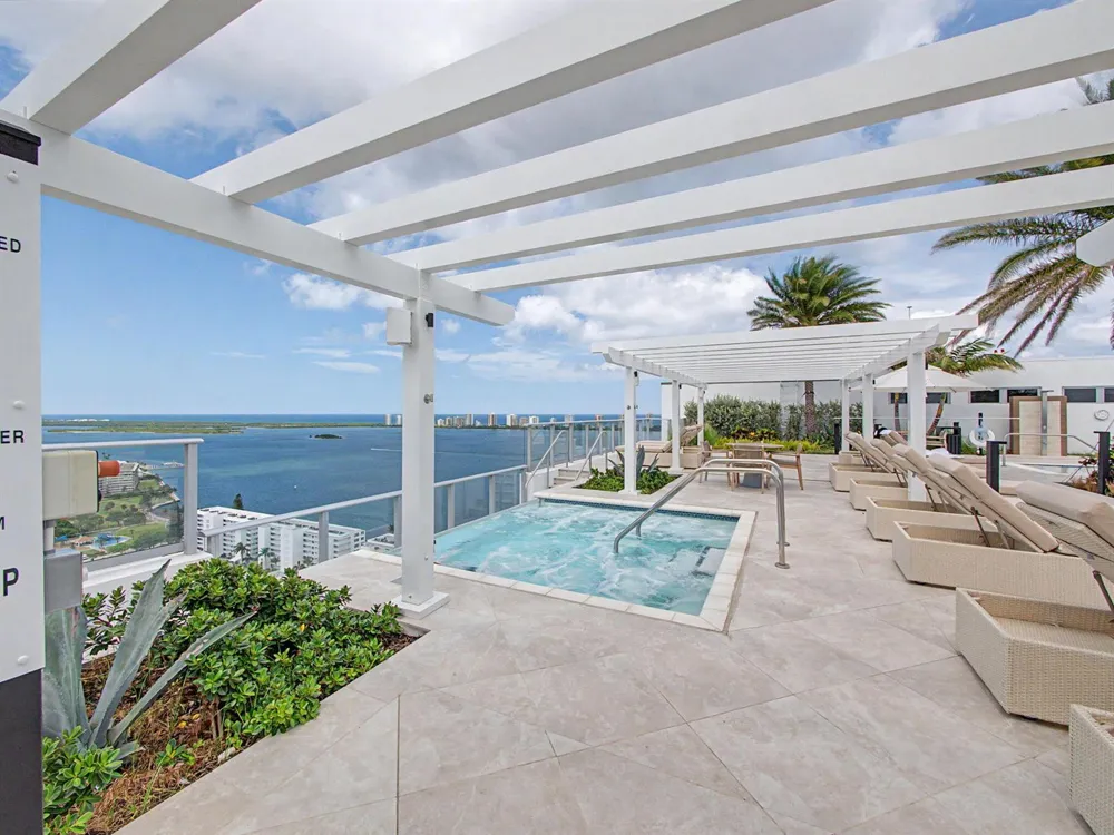 220 Lake Shore Drive #621 Lake Park, FL 33403