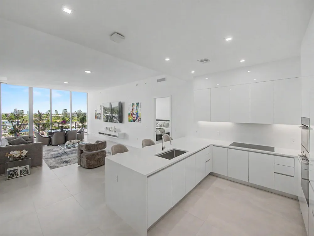 220 Lake Shore Drive #621 Lake Park, FL 33403