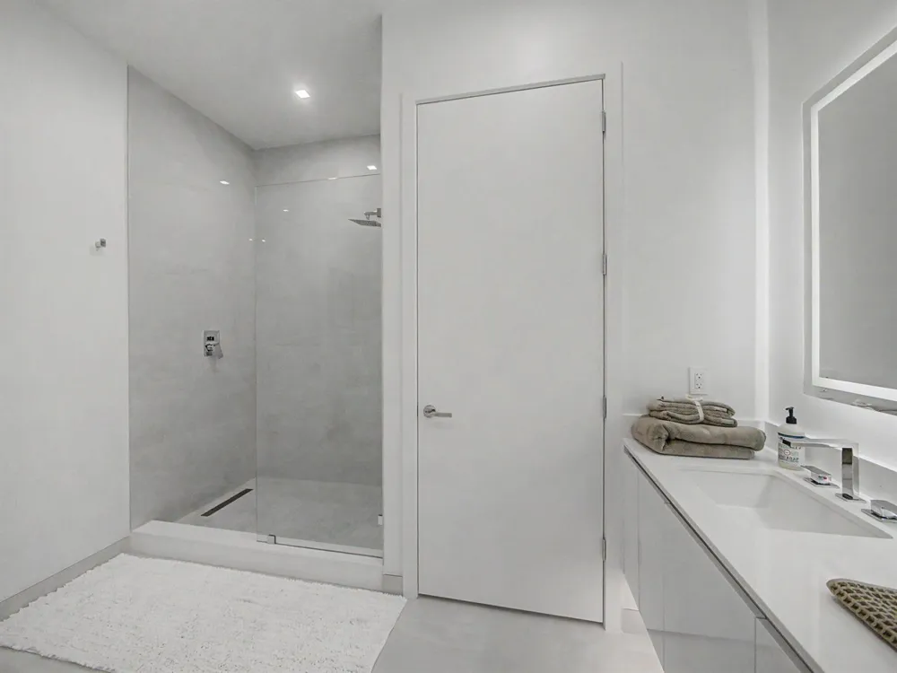 220 Lake Shore Drive #621 Lake Park, FL 33403