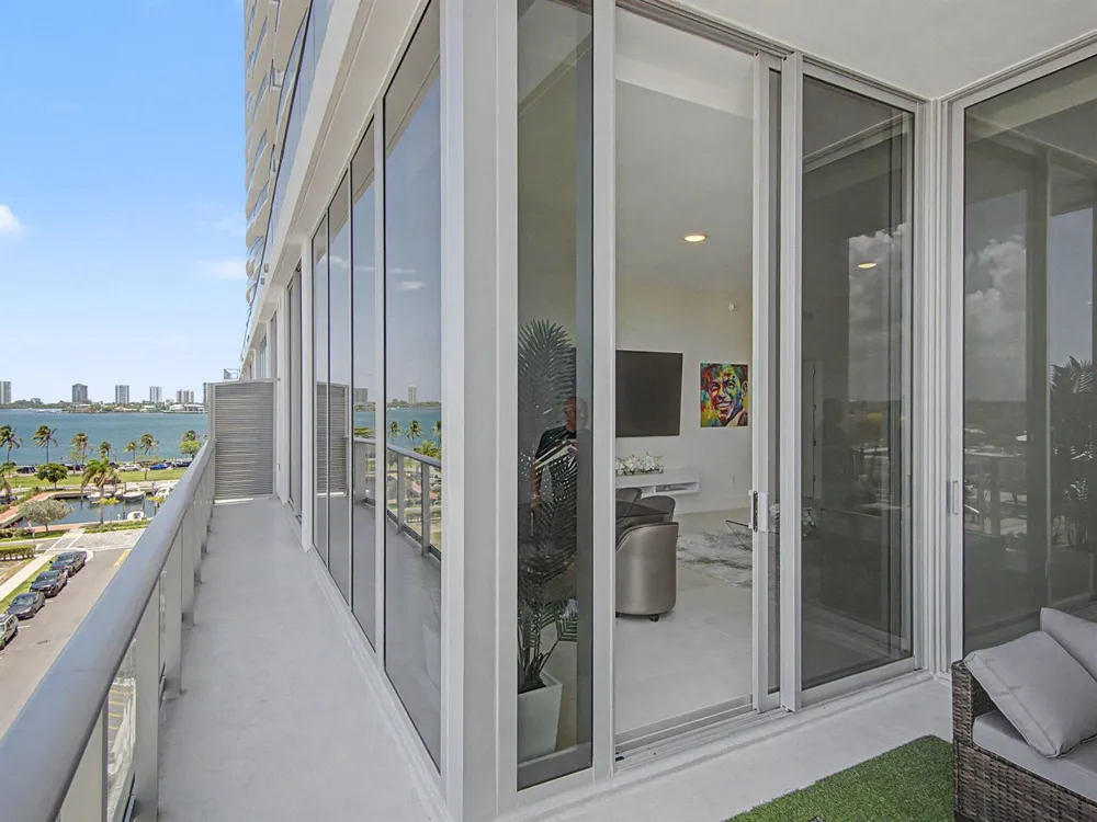 220 Lake Shore Drive #621 Lake Park, FL 33403