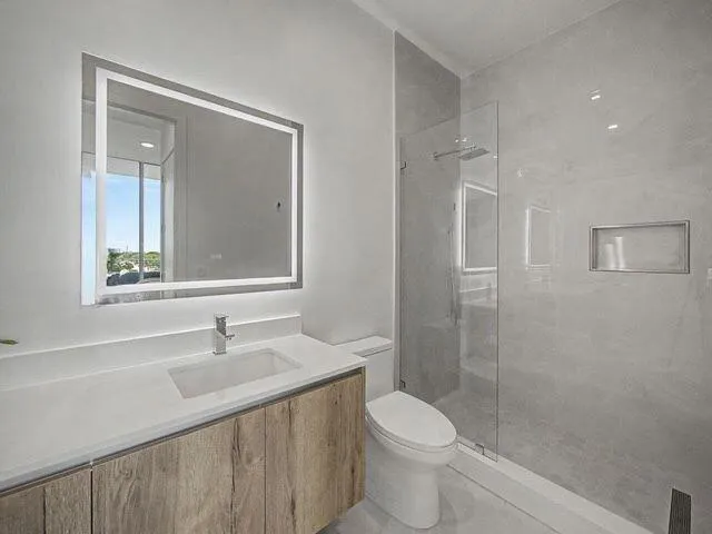 220 Lake Shore Drive #621 Lake Park, FL 33403
