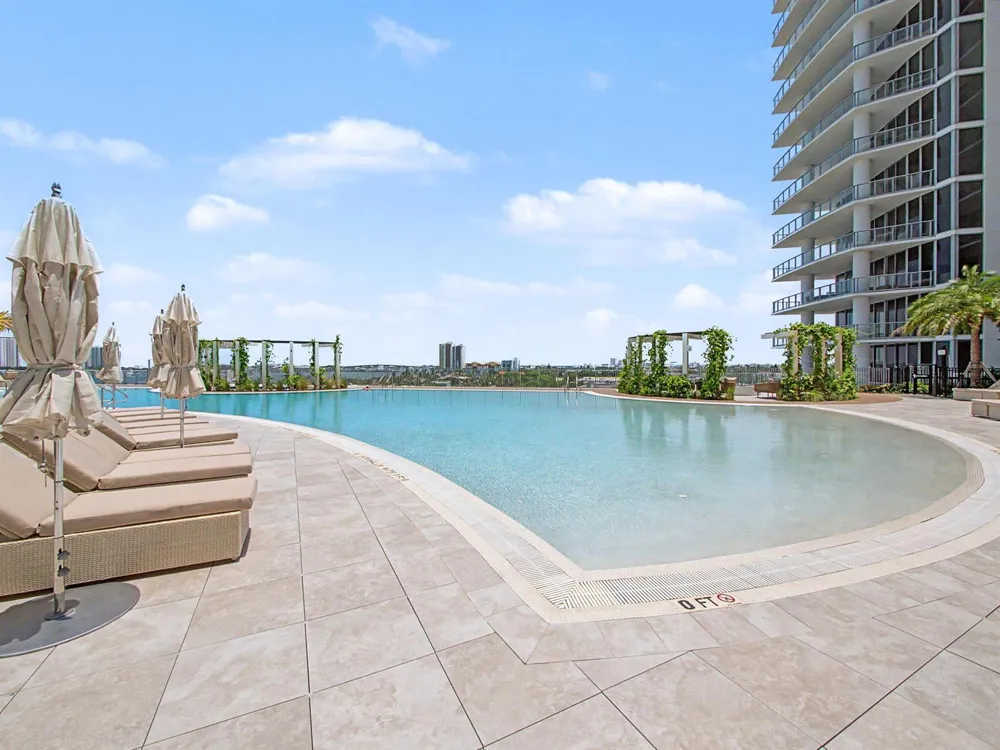 220 Lake Shore Drive #621 Lake Park, FL 33403