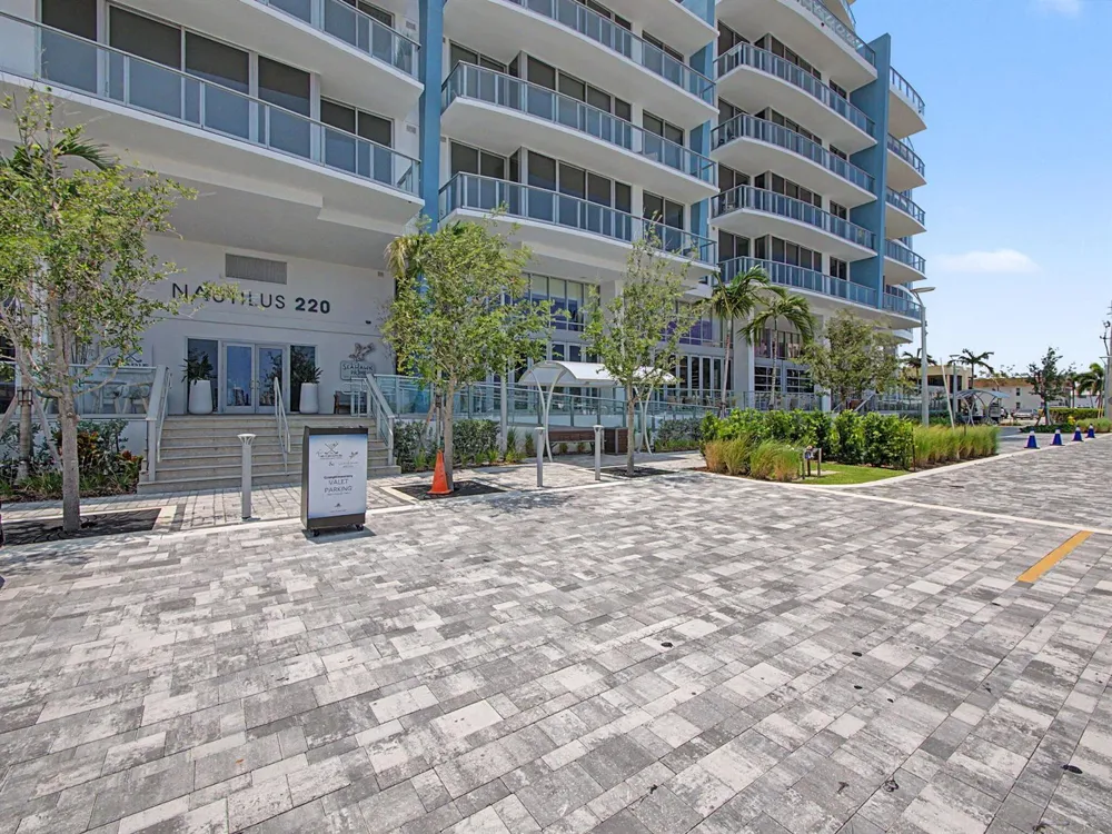 220 Lake Shore Drive #621 Lake Park, FL 33403