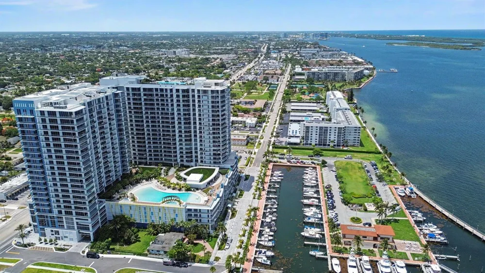 220 Lake Shore Drive #621 Lake Park, FL 33403
