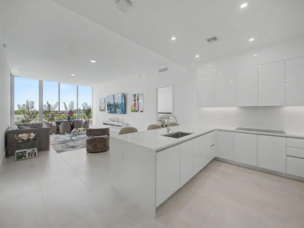 220 Lake Shore Drive #621 Lake Park, FL 33403