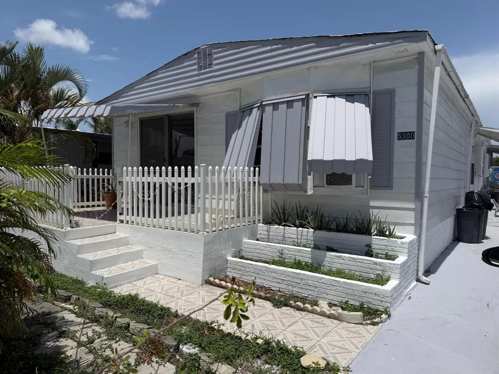 5300 SW 22nd Avenue Dania Beach, FL 33312