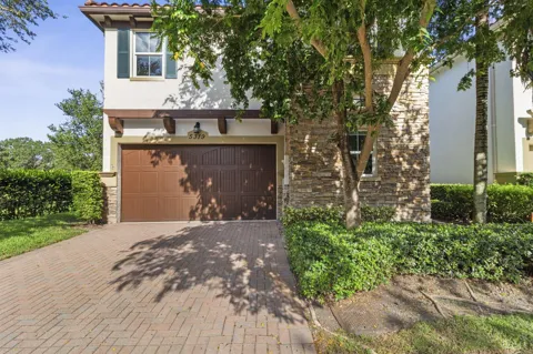 5319 Falcon Trail