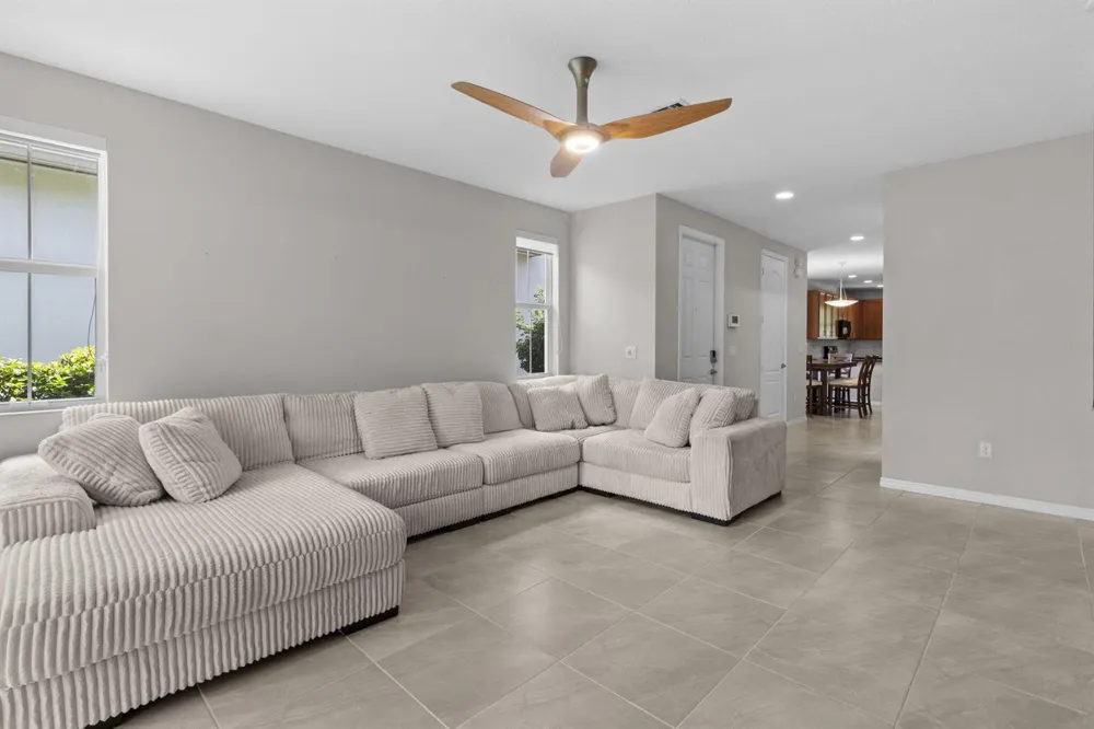 5319 Falcon Trail Davie, FL 33314