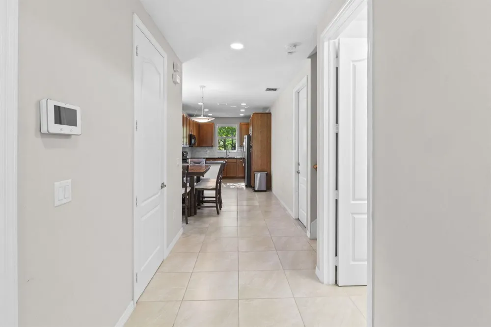 5319 Falcon Trail Davie, FL 33314