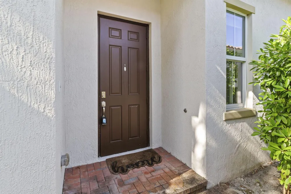 5319 Falcon Trail Davie, FL 33314