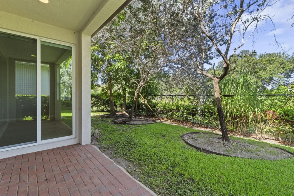 5319 Falcon Trail Davie, FL 33314