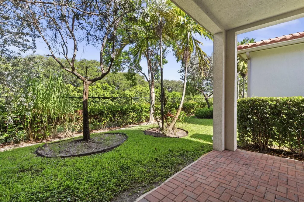 5319 Falcon Trail Davie, FL 33314