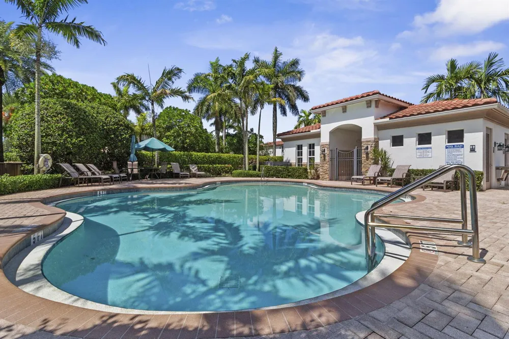 5319 Falcon Trail Davie, FL 33314