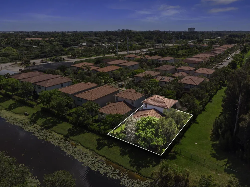 5319 Falcon Trail Davie, FL 33314