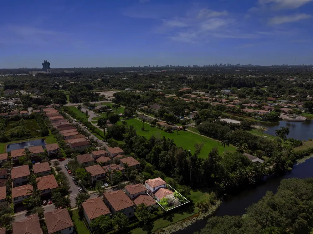5319 Falcon Trail Davie, FL 33314