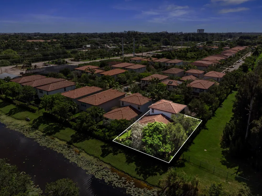 5319 Falcon Trail Davie, FL 33314