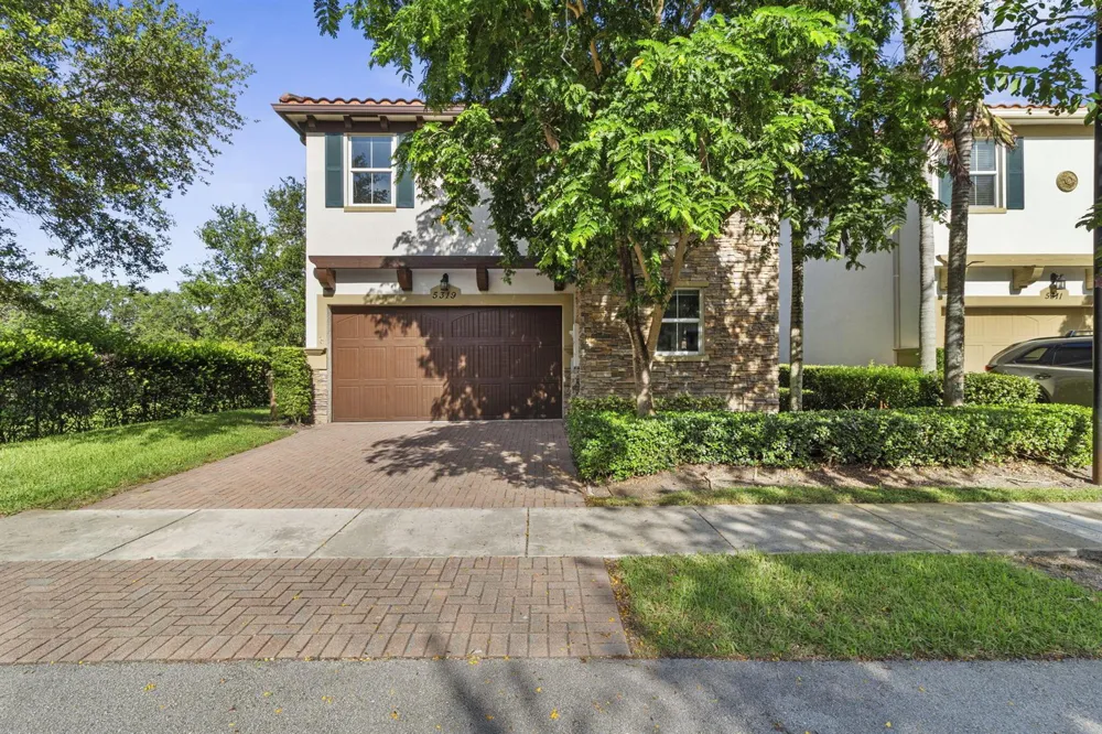 5319 Falcon Trail Davie, FL 33314