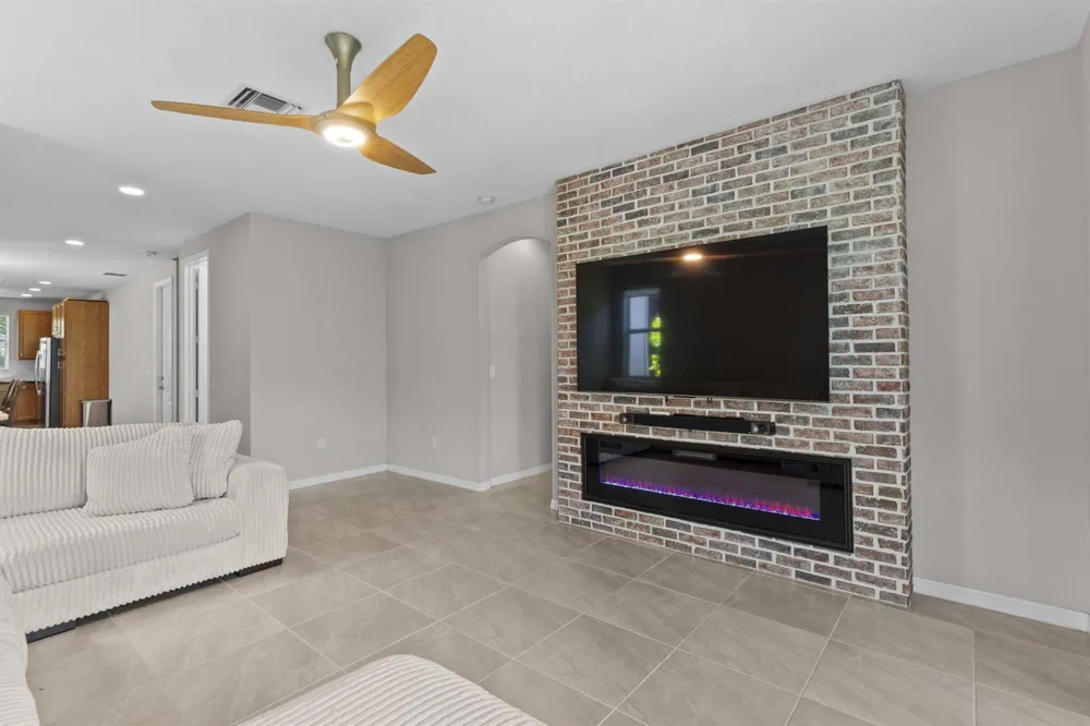 5319 Falcon Trail Davie, FL 33314
