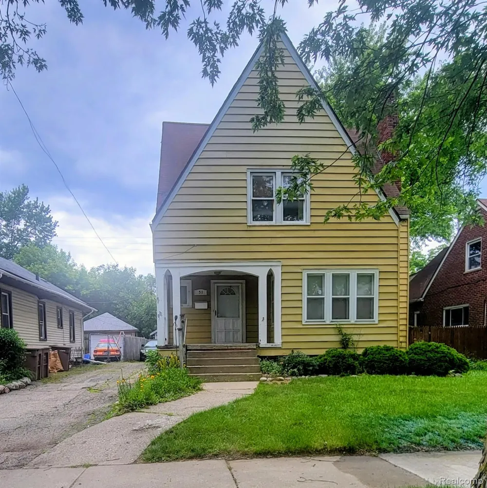 51 Dakota Street Pontiac City, MI 48341